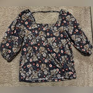 Buckle 3/4 Sleeve Blouse Size M